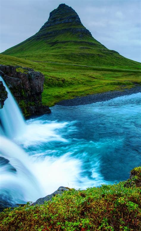 Waterfall in the South Region of Iceland : r/Waterfalls