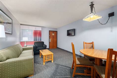 Ramada by Wyndham Sioux Falls Airport-Waterpark & Event Ctr Sioux Falls, South Dakota, US ...