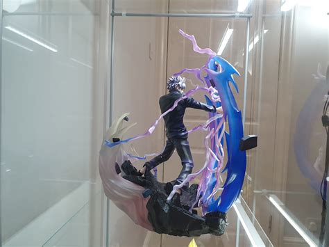 Gojo Satorou side view in display | MyFigureCollection.net