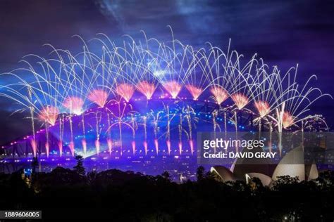 1,814 Fireworks On Sydney Harbour Bridge Stock Photos, High-Res Pictures, and Images - Getty Images