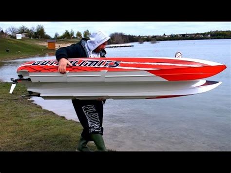 Meet HPR-233, One Extremely Fast & Powerful RC Boat With Maximum Speed Of 80 MPH! - Muscle Cars ...