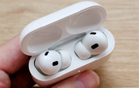 AirPods Pro (2022) review: H2 and the sound of silence - HardwareZone ...