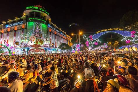 Christmas In Vietnam in Photos #vietnam #christmas | Vietnam tours ...