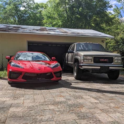 C8 Corvette Falls Off Lift at Dealership - CorvetteForum