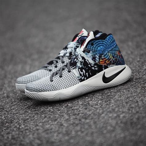 Nike Kyrie 2 Basketball Star, Basketball Shoes, Trendy Sneakers ...