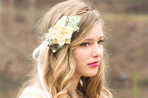 Boho Wedding Wreath Floral Headpiece Bridal Flower Crown - Etsy | Floral hair crown, Crown ...