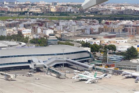 Take off at VLC Valencia Airport Spain | roli_b | Flickr