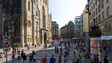 Stephansplatz, Vienna | Things to Do, Shopping, Restaurants and Cafes