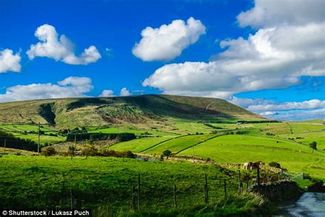 Cottage owned by two of the Pendle Hill 'witches' on sale | Daily Mail ...