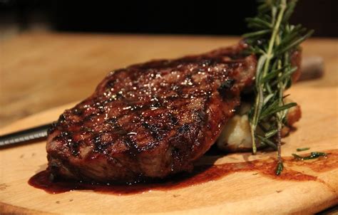 The 8 Best Steakhouses in NYC, Ranked - Thrillist