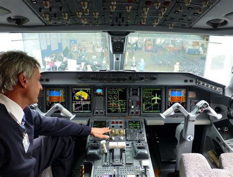 Embraer Cockpit