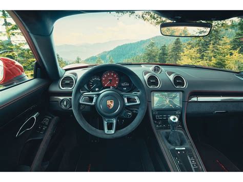 2025 Porsche Cayman: 40 Interior Photos | U.S. News