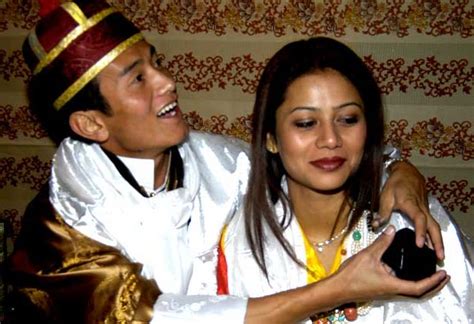 Bhaichung Bhutia Age, Height, Wife, Biography, Affairs & More ...