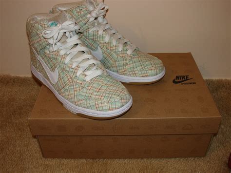 ric on the go: Patched up womens Nike Dunks