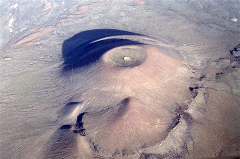 Az artist moves earth for 40 years at Flagstaff volcanic crater