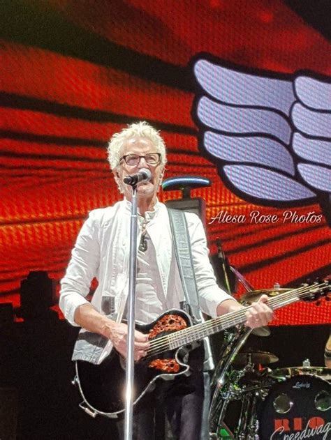 Kevin Cronin of REO Speedwagon - Denver, CO 9/17/16 | Pop rock music, Reo speedwagon, Rock and roll