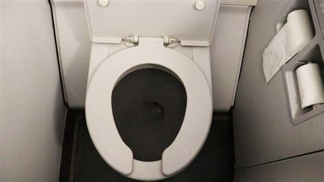 What is inside Airplane Toilet? And, How to use Toilet in Flight ...