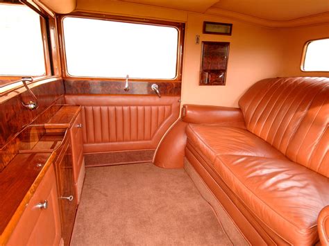 Interior Bentley 8 Litre Sedanca de Ville by Mulliner '1931 | Limousine interior, Luxury cars ...