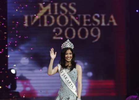 Kerenina Sunny Halim wins Miss Indonesia 2009 -- china.org.cn