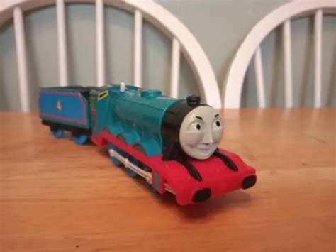 THOMAS AND FRIENDS Tomy Trackmaster Motorised battery operated Gordon ...