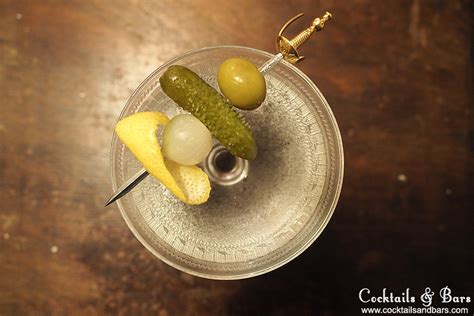 Martini Garnishes: An Essential Guide - Cocktails & Bars