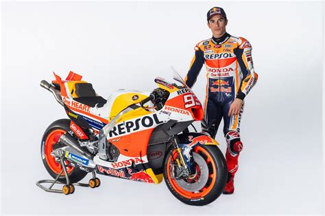 Honda presenta su moto y equipo para 2023 con Márquez y Mir