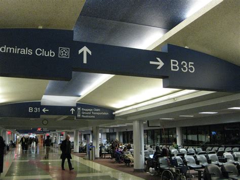 Airline Terminal Mania: Boston's Logan Airport, Terminal B: Saved by neon