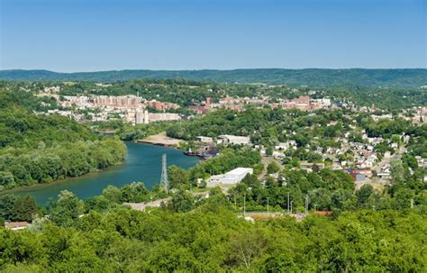 Premium Photo | Overview of city of morgantown wv