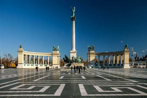 Heroes Square, Budapest | Photos, Things to Do and See, How to Reach