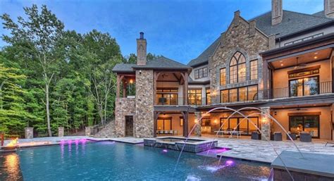 Carolina Panthers RB Christian McCaffrey is reported buyer of mansion ...