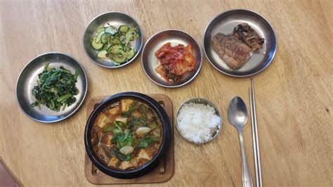 Korean food photo: My simple table setting for lunch :) on Maangchi.com