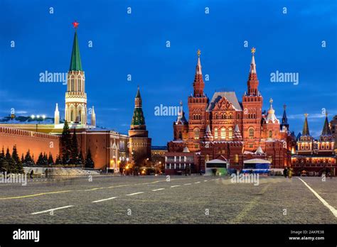 Red square in Moscow, Russia at night Stock Photo - Alamy