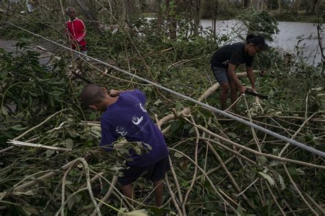 Typhoon Mangkhut ravages Philippines, Hong Kong, and southern China - Vox