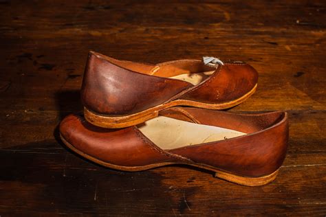 Hand dyed vegetable tanned leather shoe, muslin tie | Women shoes, Shoes, Tan leather