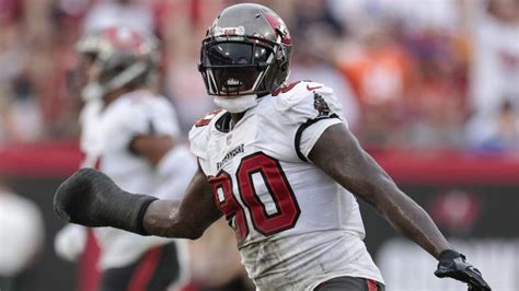 Bucs' Pass Rusher Jason Pierre-Paul Sends Message to Fans