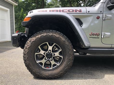 SOLD - Rubicon BFG KO2 285/70R17 - Low Miles (New England) | Jeep ...