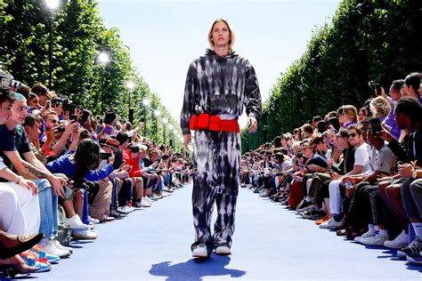 Louis Vuitton, Fashion Show, Menswear Collection, Spring Summer 2019 in ...