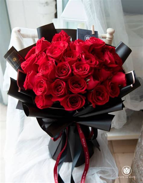 Classic Red Roses Bouquet | Red rose bouquet, Red rose arrangements ...