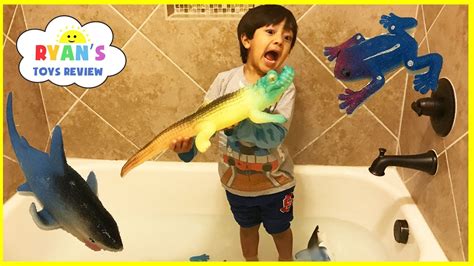 GIANT GROWING CROCODILE TOYS FOR KID - YouTube