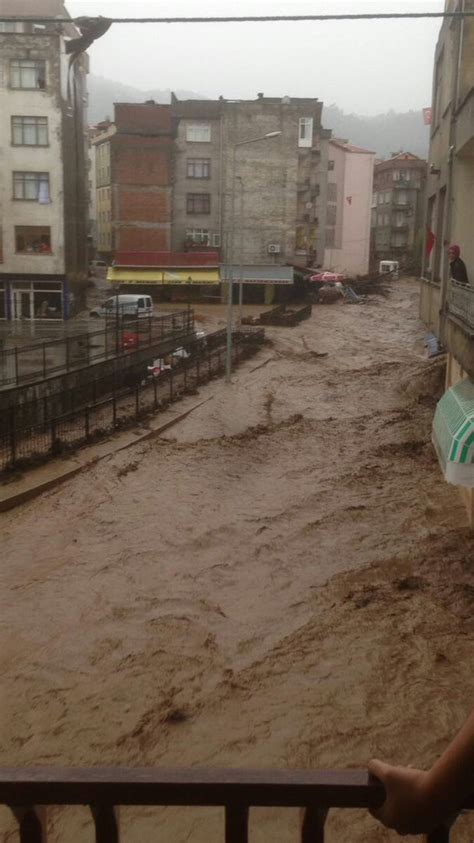 Incandescent mammatus clouds announce deadly floods in Turkey pictures ...