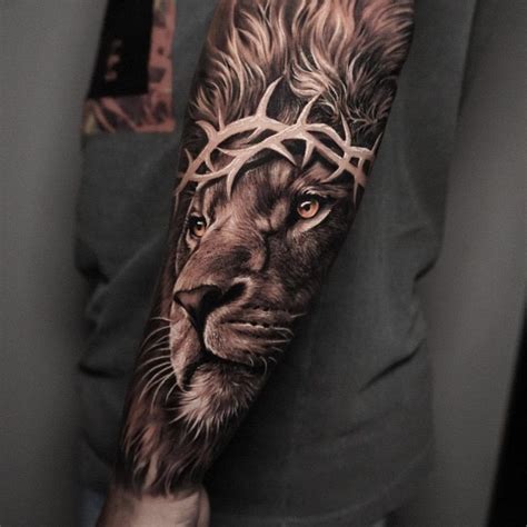 Discover more than 74 lion crown of thorns tattoo latest - in.cdgdbentre