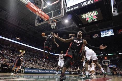 LeBron James Dwyane Wade Iconic Dunk Poster | ubicaciondepersonas.cdmx ...