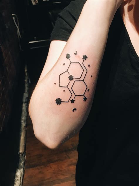 Serotonin and dopamine tattoo | Serotonin tattoo, Molecule tattoo, Dopamine tattoo