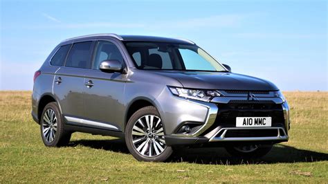 Mitsubishi Outlander Review 2024 | Top Gear