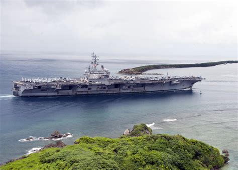 File:US Navy 110821-N-AZ907-015 The aircraft carrier USS Ronald Reagan (CVN 76) enters Apra ...