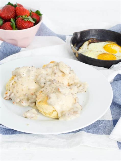 Buttermilk Biscuits and Gravy - Oh So Delicioso