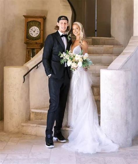 Pistons' Kelly Olynyk marries longtime girlfriend Jackie McNulty