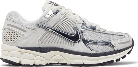 Buy Wmns Air Zoom Vomero 5 'Photon Dust Metallic Silver' - FD0884 025 ...