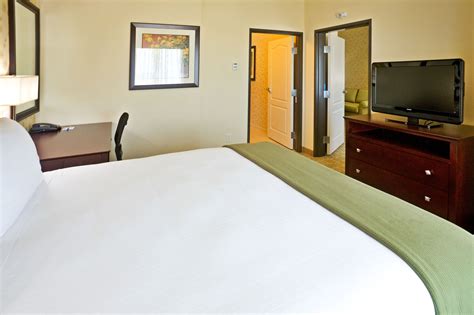 Discount Coupon for Holiday Inn Express Hotel & Suites Dallas East ...