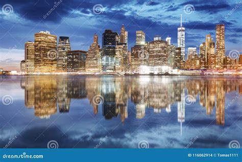 Manhattan Skyline, New York Editorial Stock Image - Image of panoramic, light: 116062914